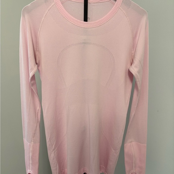 Lululemon Swiftly Tech LS 2.0 Crew 🍓 Strawberry Milkshake Size 8 EUC - Picture 2 of 7